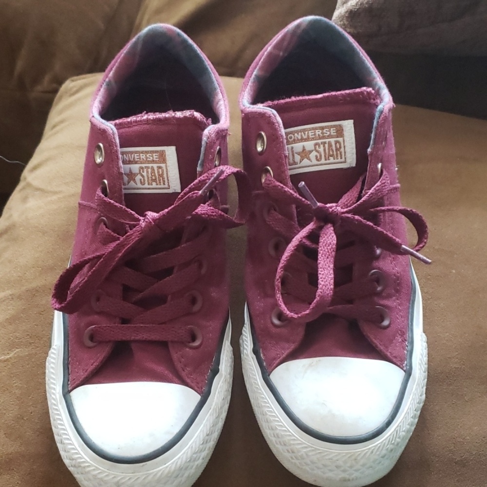 Converse size 7
